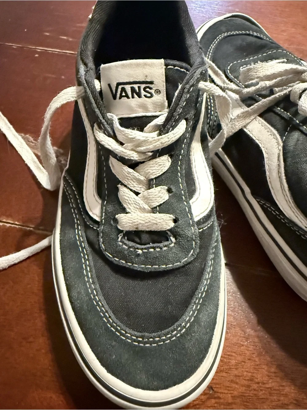 Vans Black with White Stripe Low Top Skate Shoe Kids size 2
